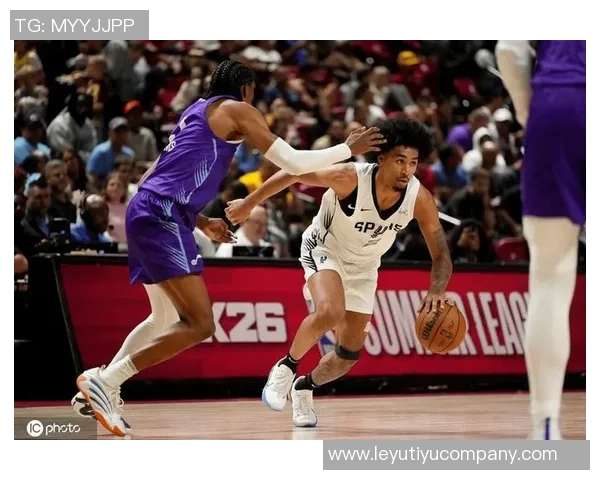 哈珀表现惊艳全场16中10砍下22分6助助力球队完成关键反超