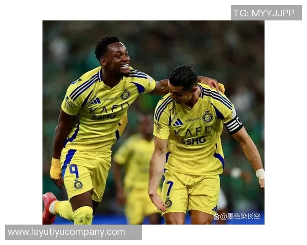 前利雅得胜利主帅卡斯特罗加盟格雷米奥C罗在评论区送上祝贺