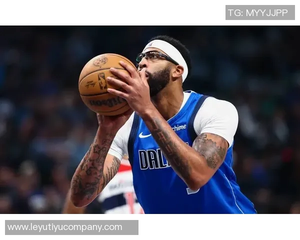 弗拉格首次尝试大个子阵容自信与浓眉共担后卫角色