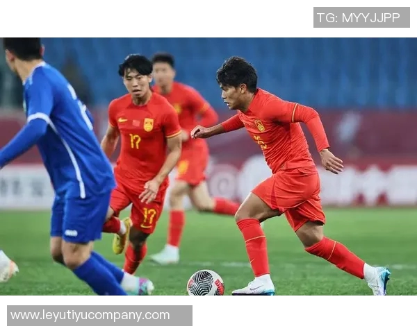 蒯纪闻强势突破三人防线禁区射门遭扑救精彩瞬间回顾