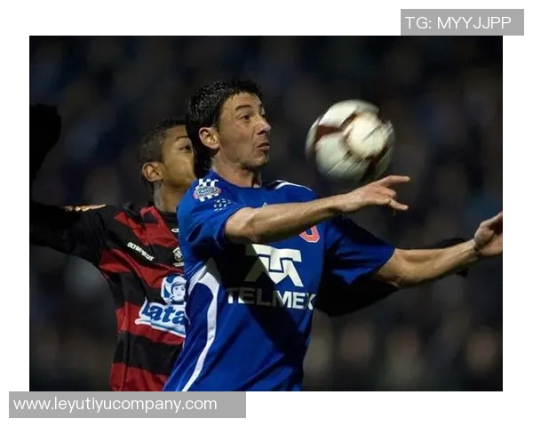 乌拉圭球员奥利维拉积极参与慈善活动助力食品篮分发希望温暖更多需要帮助的人